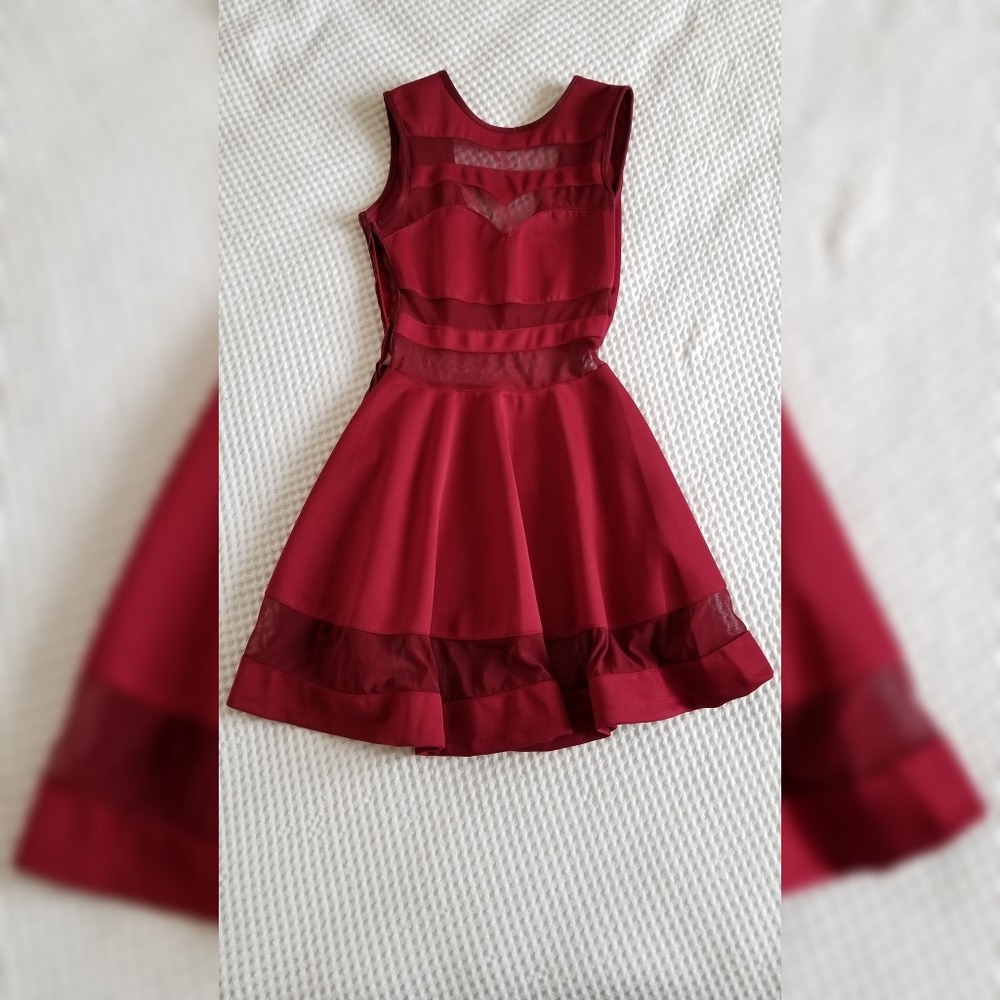 Short maroon mesh fitted dress